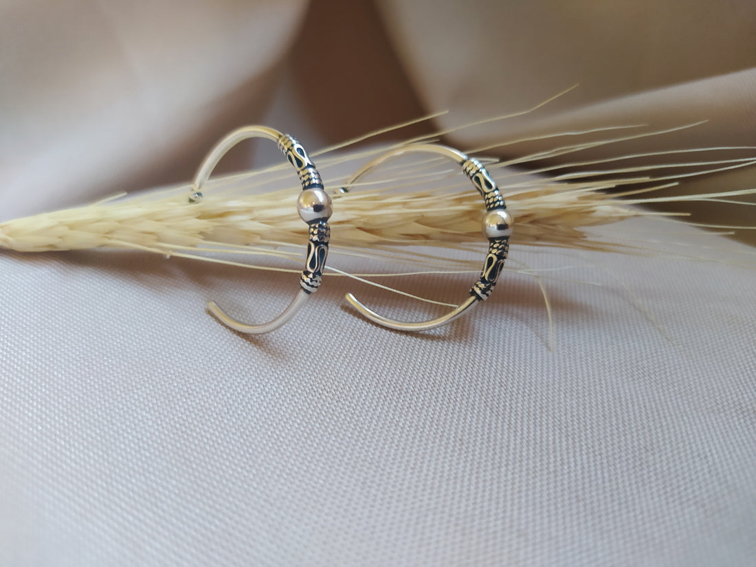 Brinco Argola Indiana com detalhes em Arabesco, Joia em Prata Bali 925 estilo Boho