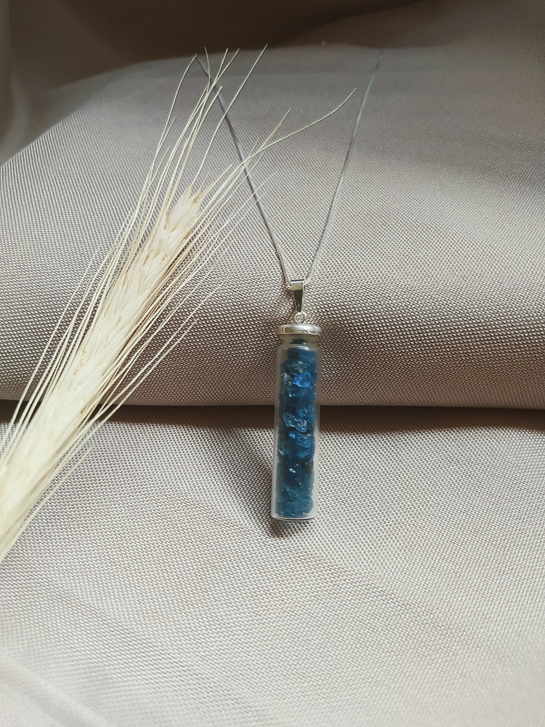Colar Cápsula de Apatita, Joia em Prata Bali estilo Boho